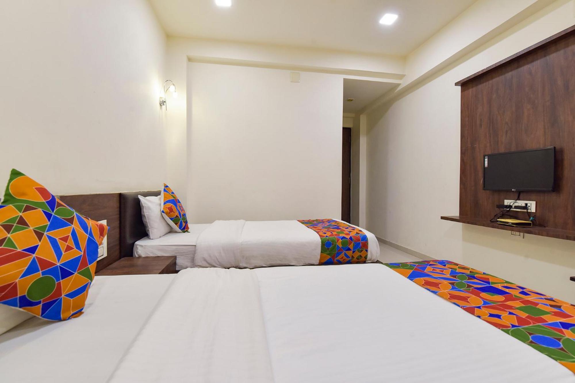 Fabhotel A1 Plaza Ahmedabad Exterior photo